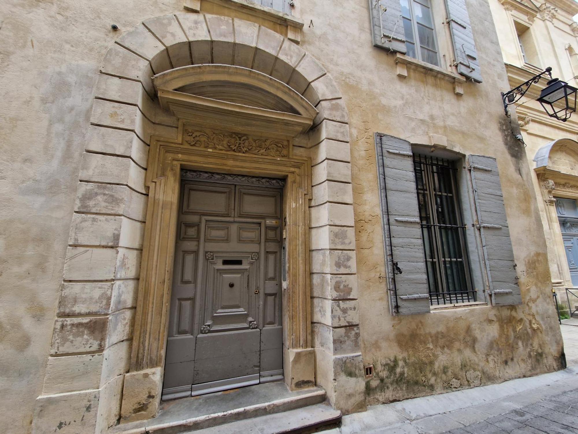 Appartement à deux pas de la place du forum Arles Extérieur photo